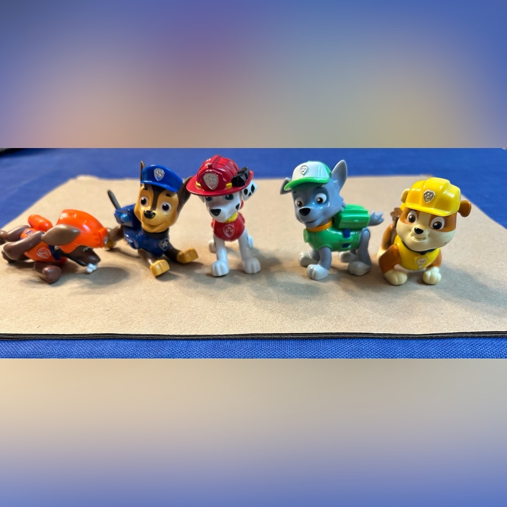 Paw Patrol Rescue Team Figures - Lot of 5 - Picture 3 of 7